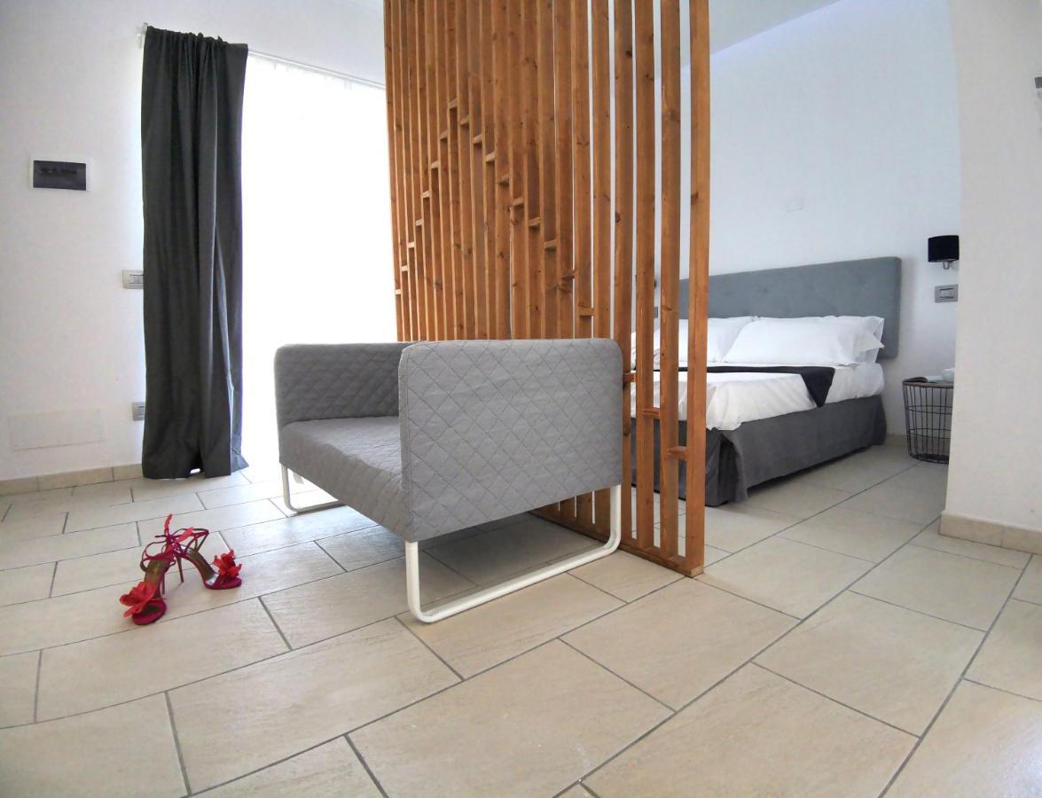 Le Village Sarzana Luaran gambar