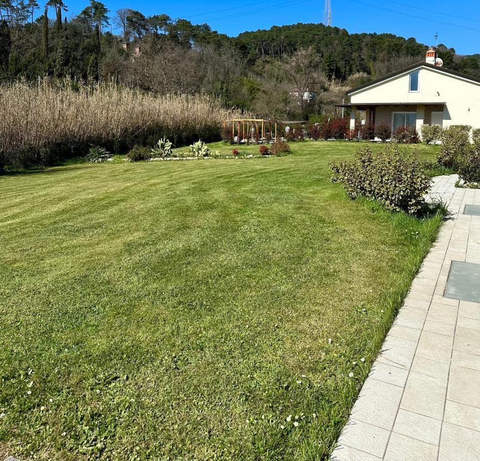 Le Village Sarzana Luaran gambar