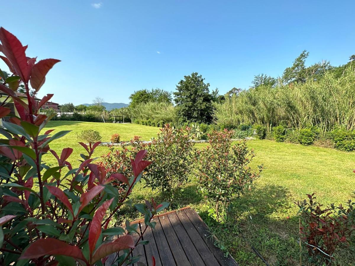 Le Village Sarzana Luaran gambar