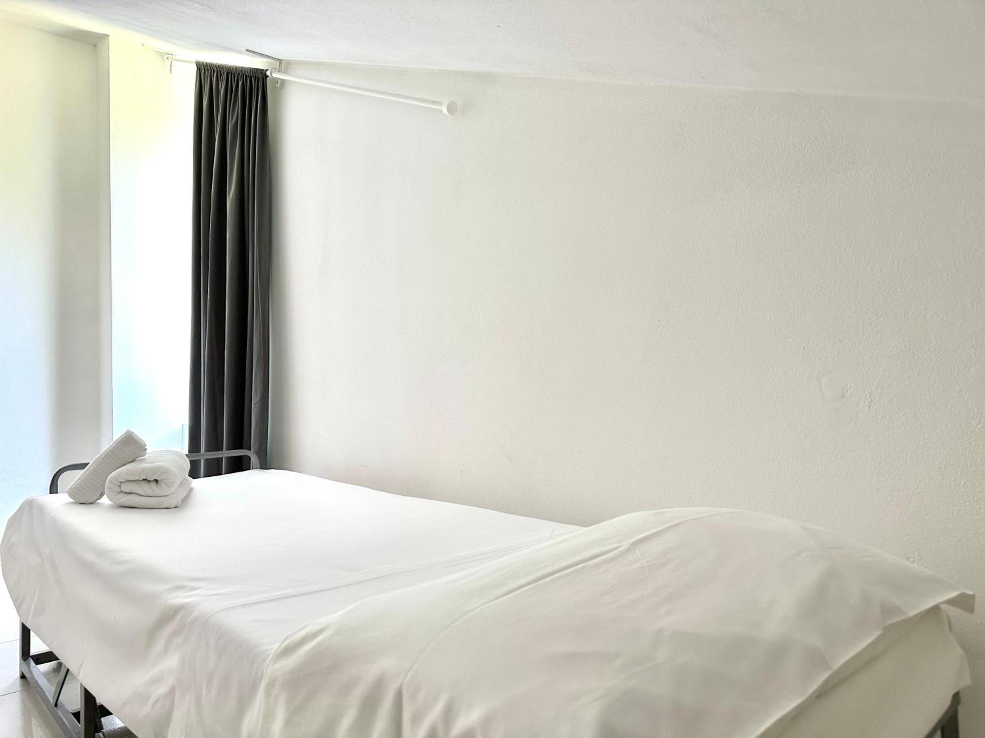 Le Village Sarzana Bilik gambar