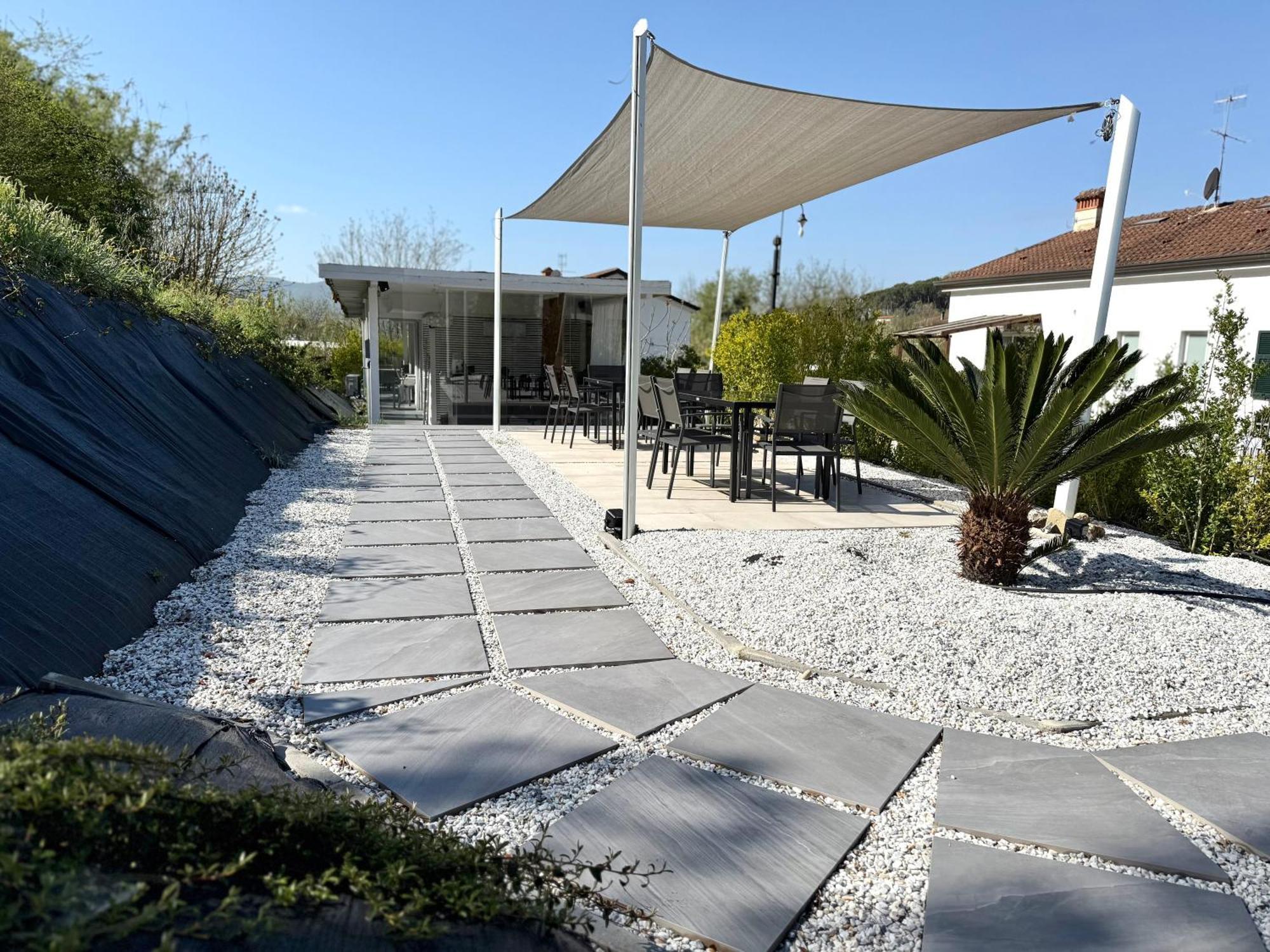 Le Village Sarzana Luaran gambar